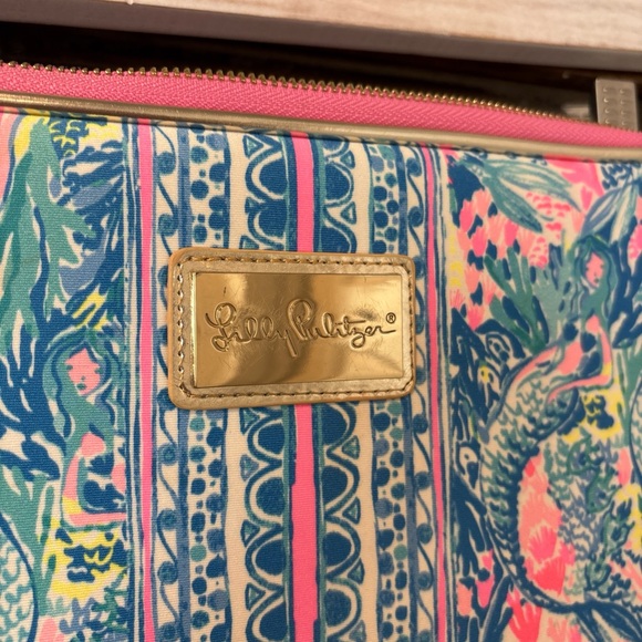 Lilly Pulitzer Pink and Blue Laptop Bag - Picture 2 of 7